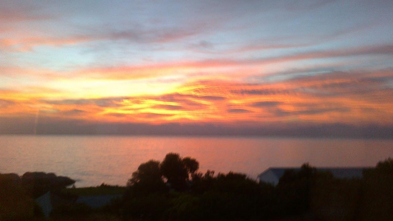 Dream A Little * Simonʼs Town